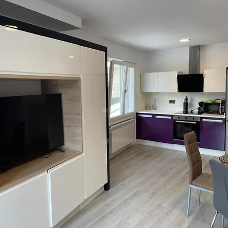 Opincho Apartment *